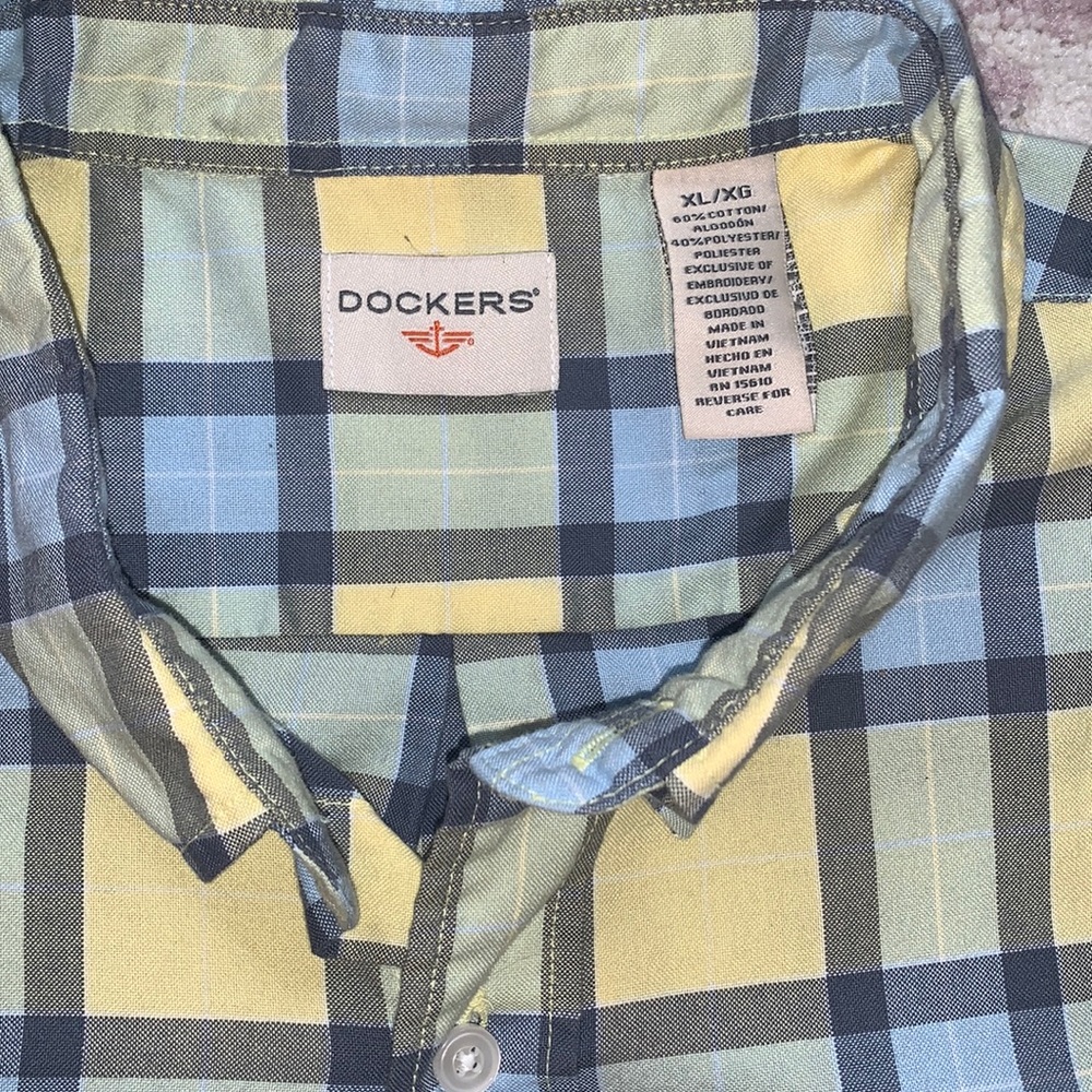 Dockers Button-Down - Picture 3 of 4